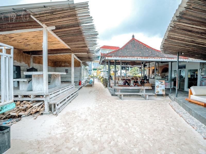 The Tanis Villas & Hotel Lembongan image