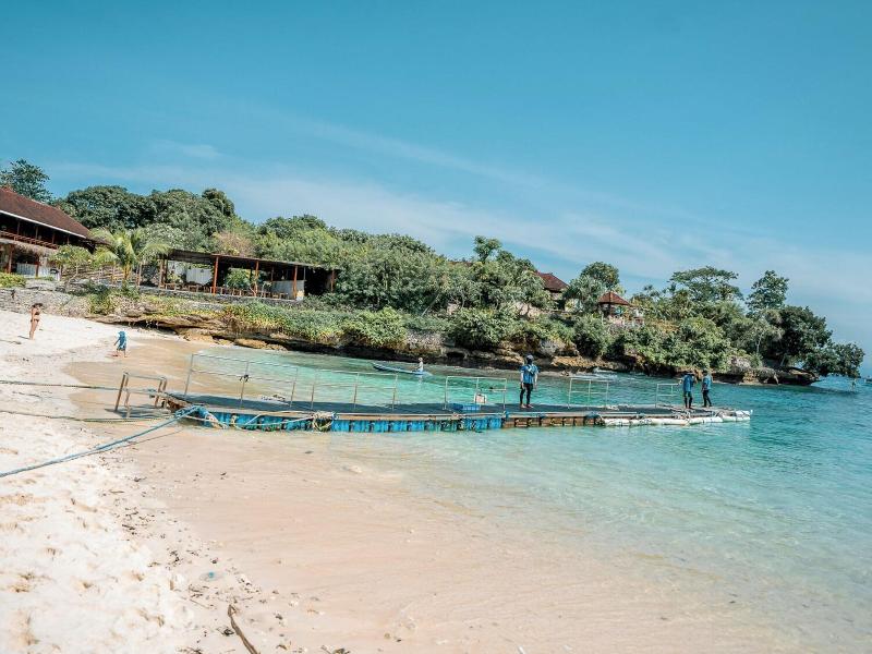 The Tanis Villas & Hotel Lembongan image