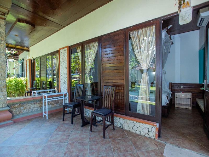 The Tanis Villas & Hotel Lembongan image