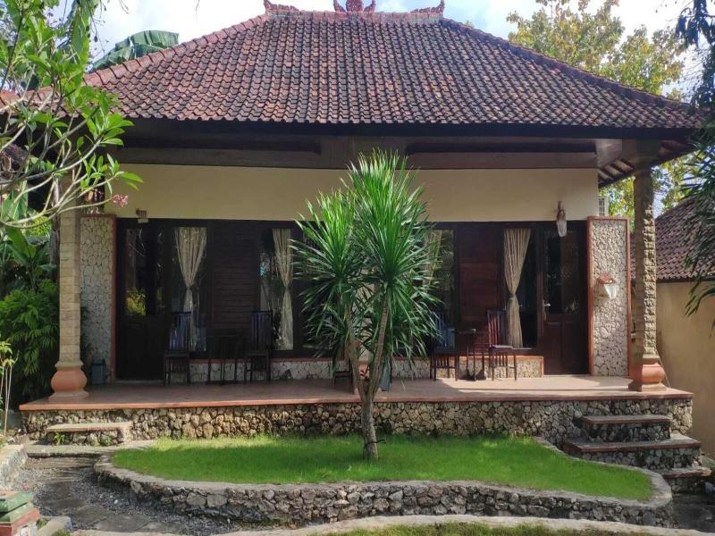 The Tanis Villas & Hotel Lembongan image