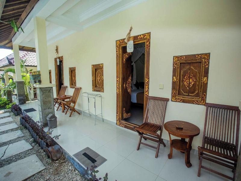 The Tanis Villas & Hotel Lembongan image