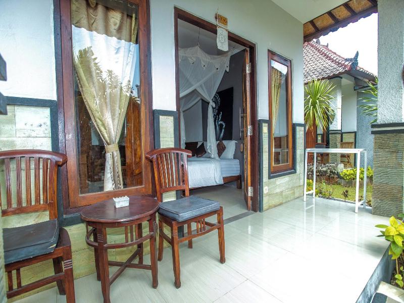 The Tanis Villas & Hotel Lembongan image