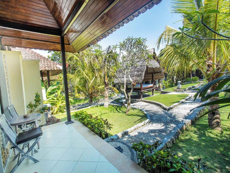 The Tanis Villas & Hotel Lembongan image