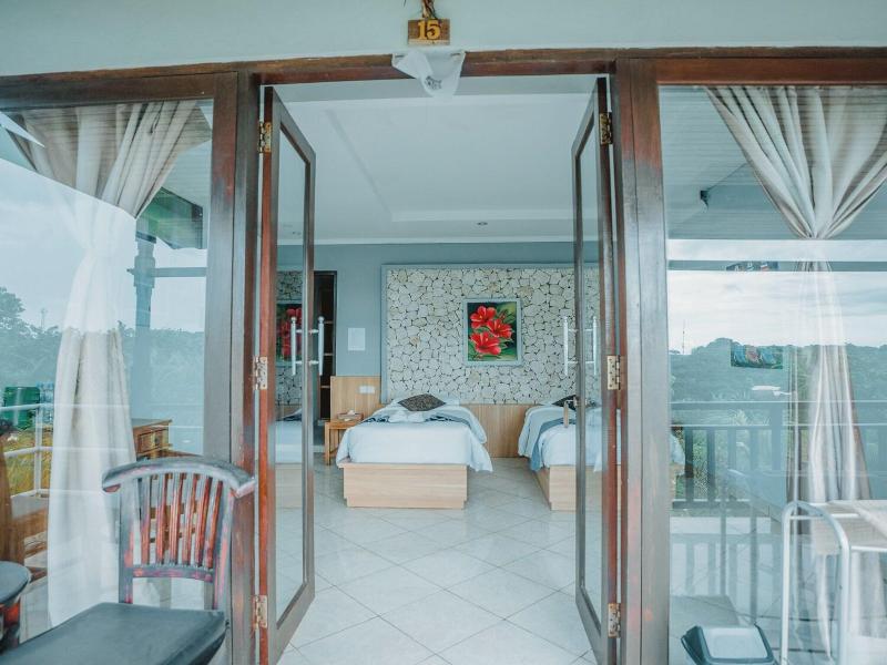 The Tanis Villas & Hotel Lembongan image