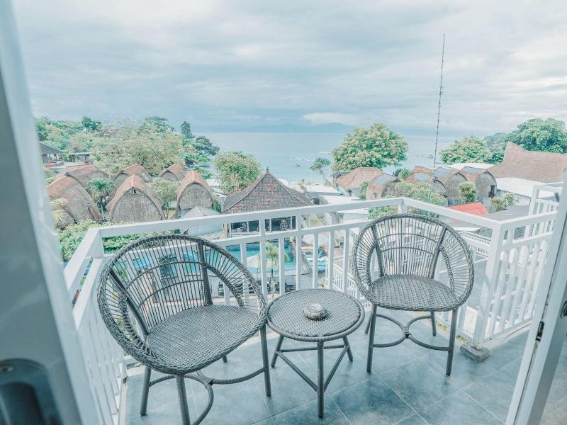 The Tanis Villas & Hotel Lembongan image