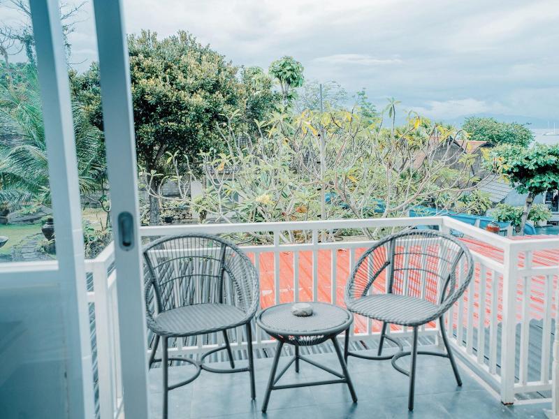 The Tanis Villas & Hotel Lembongan image