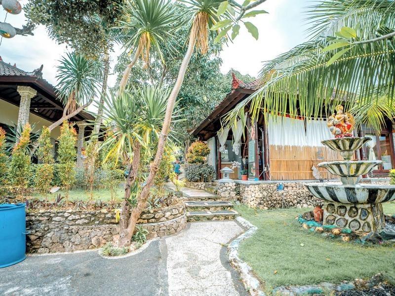 The Tanis Villas & Hotel Lembongan image