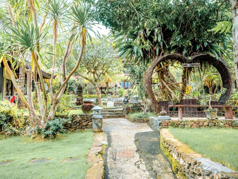 The Tanis Villas & Hotel Lembongan image