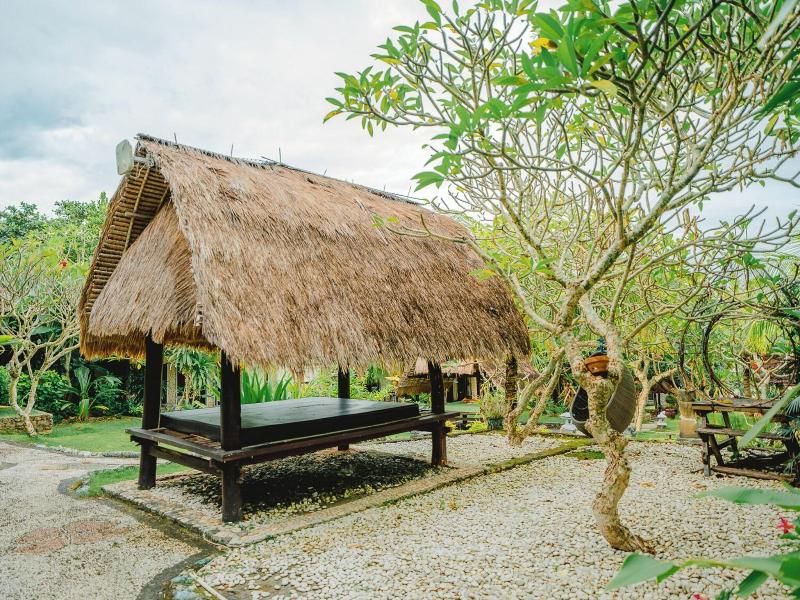 The Tanis Villas & Hotel Lembongan image