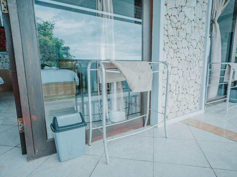 The Tanis Villas & Hotel Lembongan image