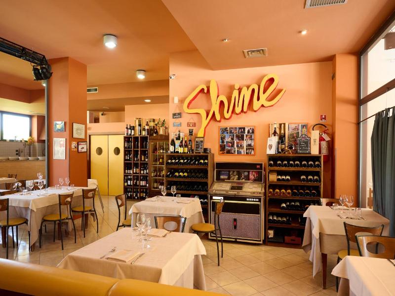 Albergo Shine image