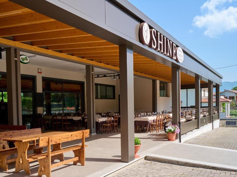 Albergo Shine image