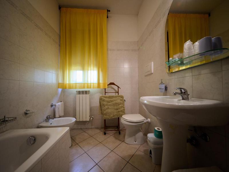 Albergo Shine image
