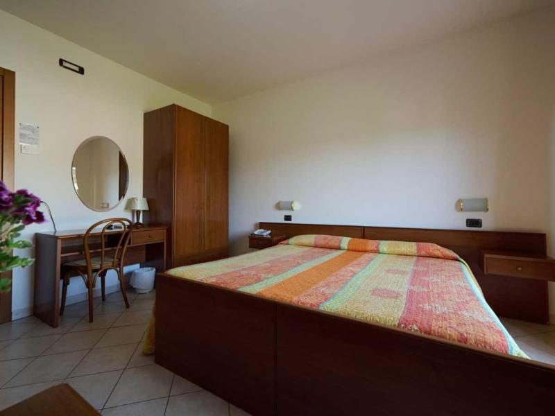 Albergo Shine image