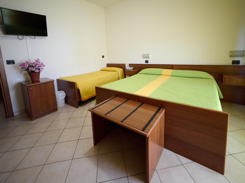 Albergo Shine image