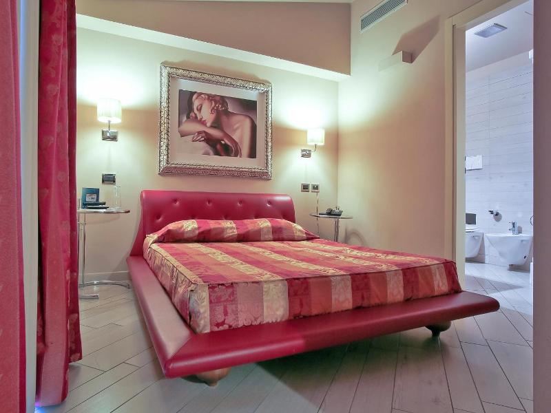 Hotel Touring image