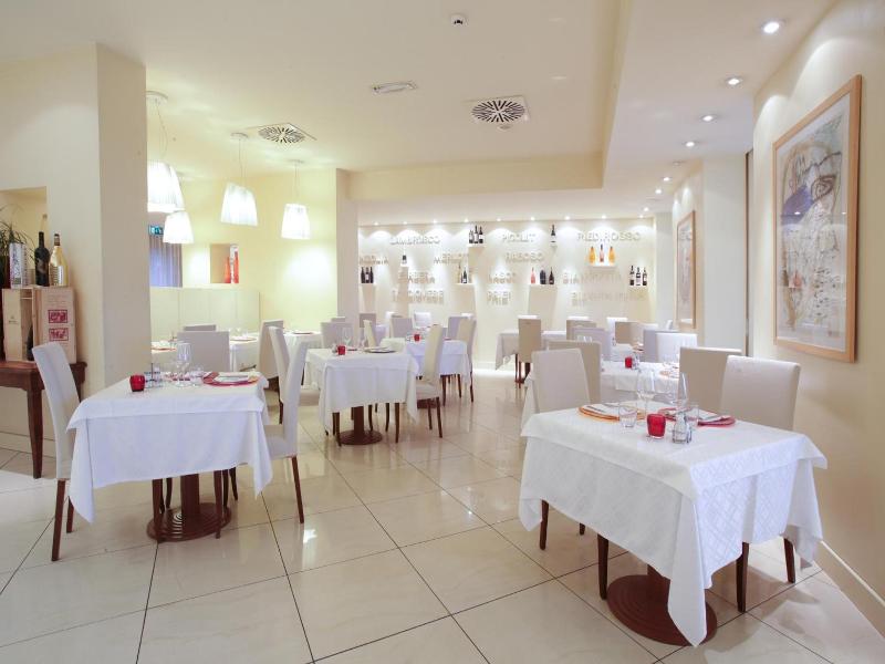 Hotel Touring image