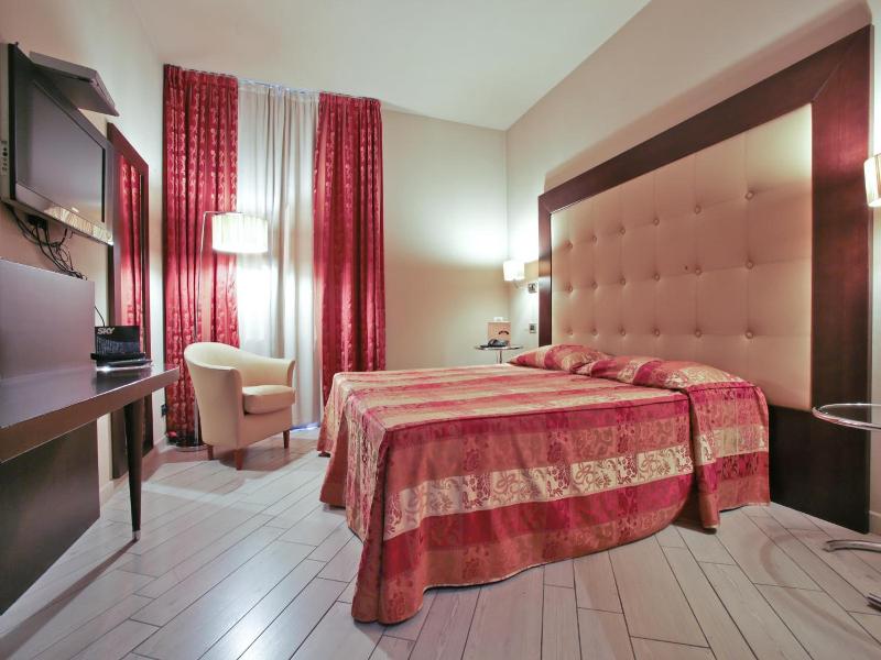 Hotel Touring image