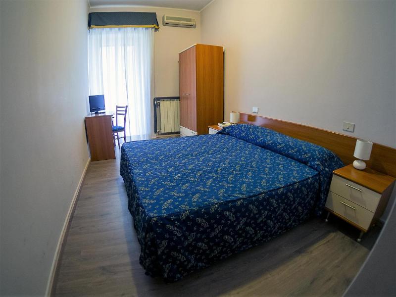Albergo Dei Leoni image