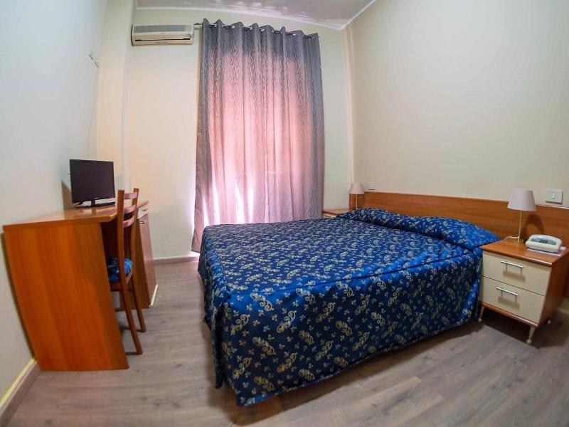 Albergo Dei Leoni image