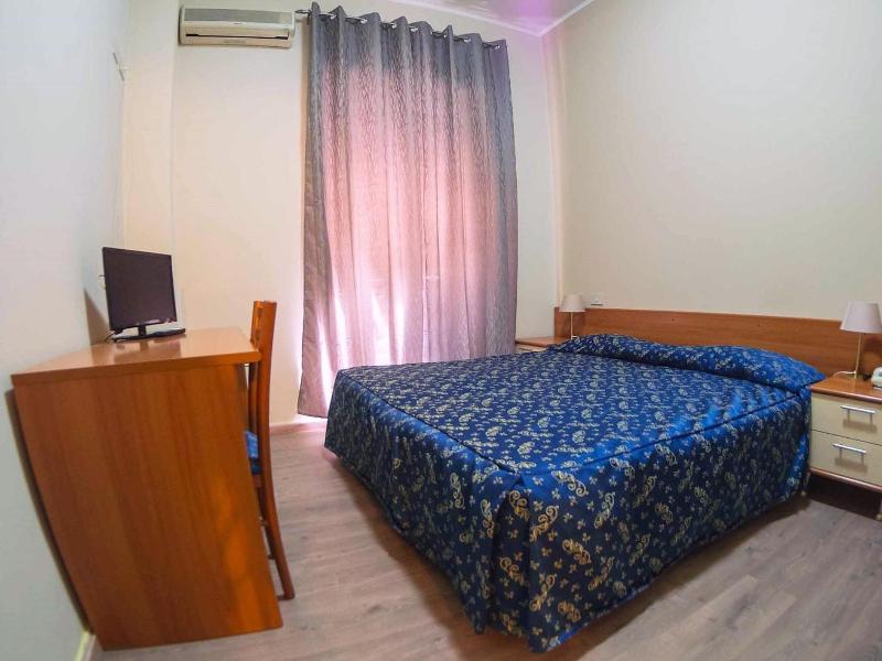 Albergo Dei Leoni image