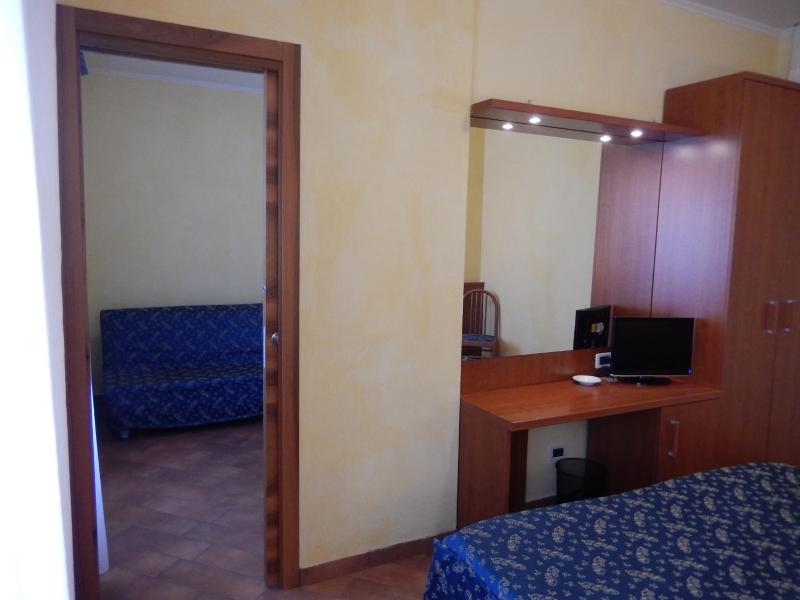 Albergo Dei Leoni image