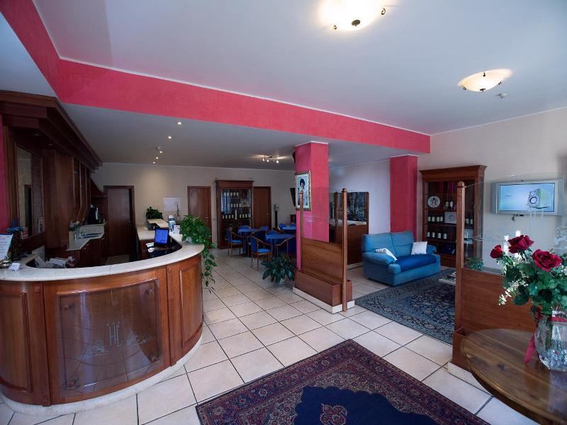 Albergo Dei Leoni image
