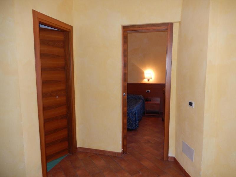 Albergo Dei Leoni image