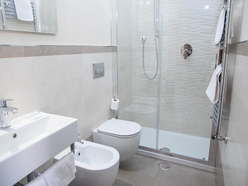 Albergo Dei Leoni image