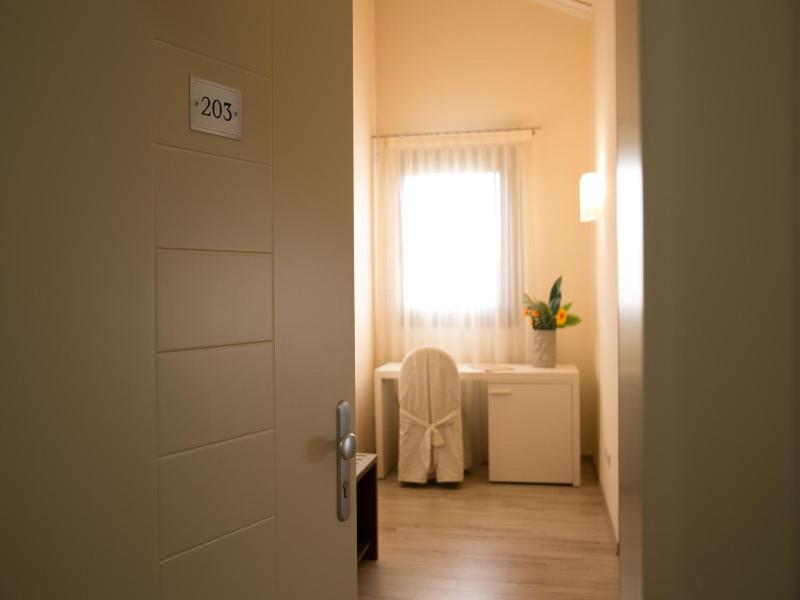 Hotel Calinferno image