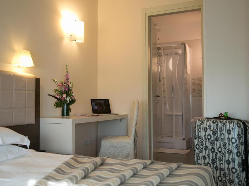 Hotel Calinferno image