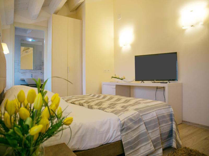 Hotel Calinferno image