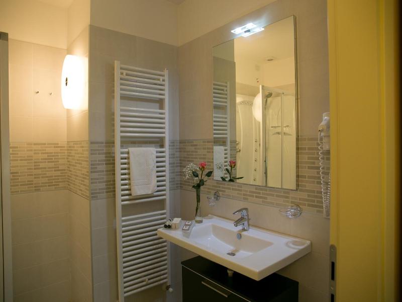 Hotel Calinferno image