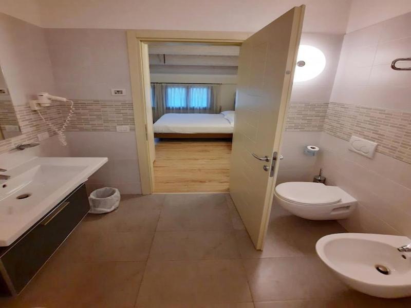 Hotel Calinferno image