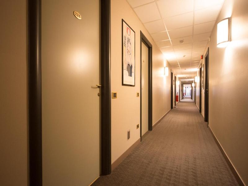 Hotel Motel Ascot image