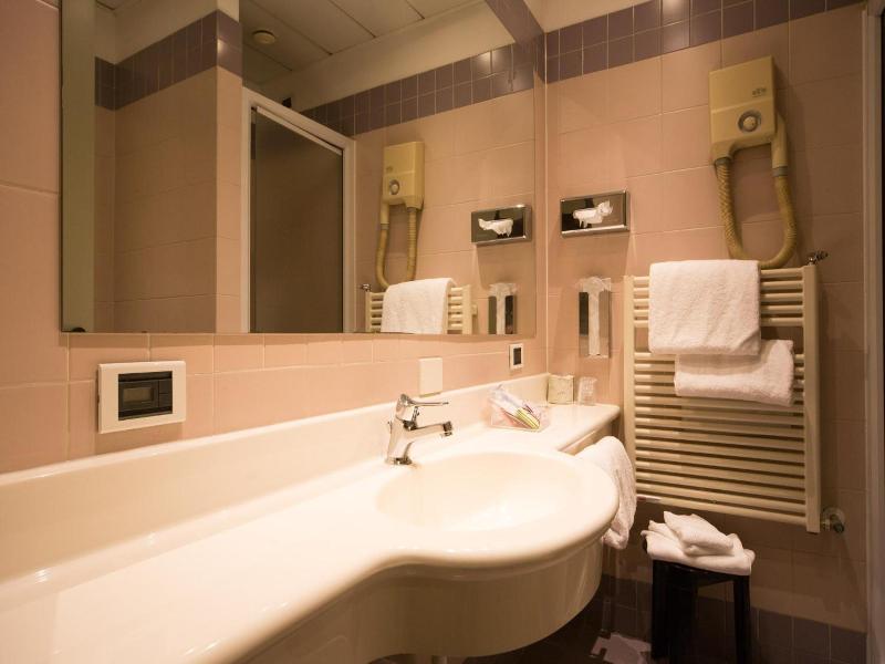 Hotel Motel Ascot image
