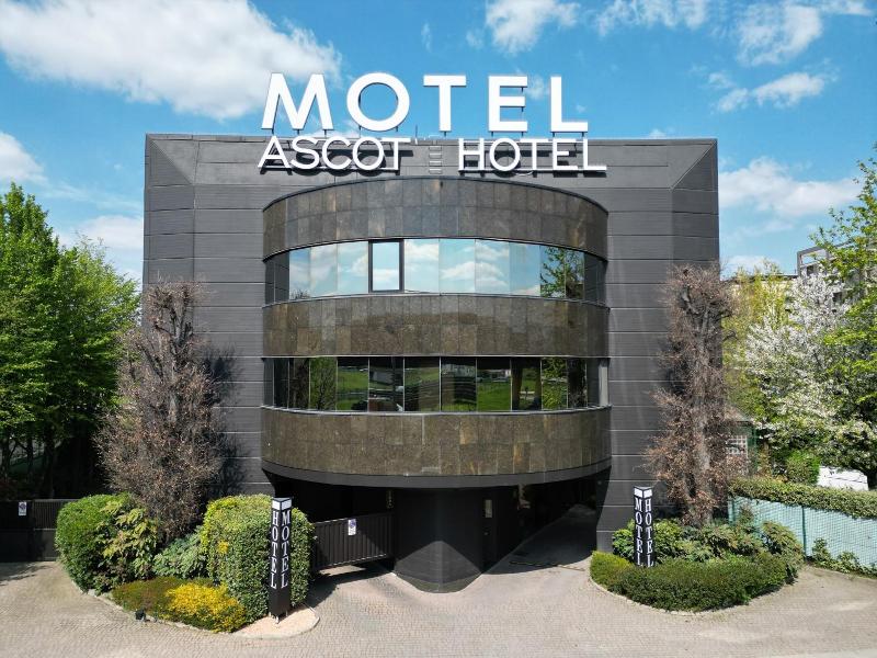 Hotel Motel Ascot image