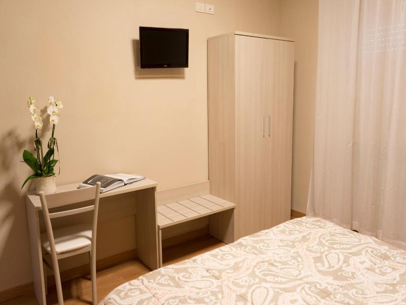 Hotel Cecco image