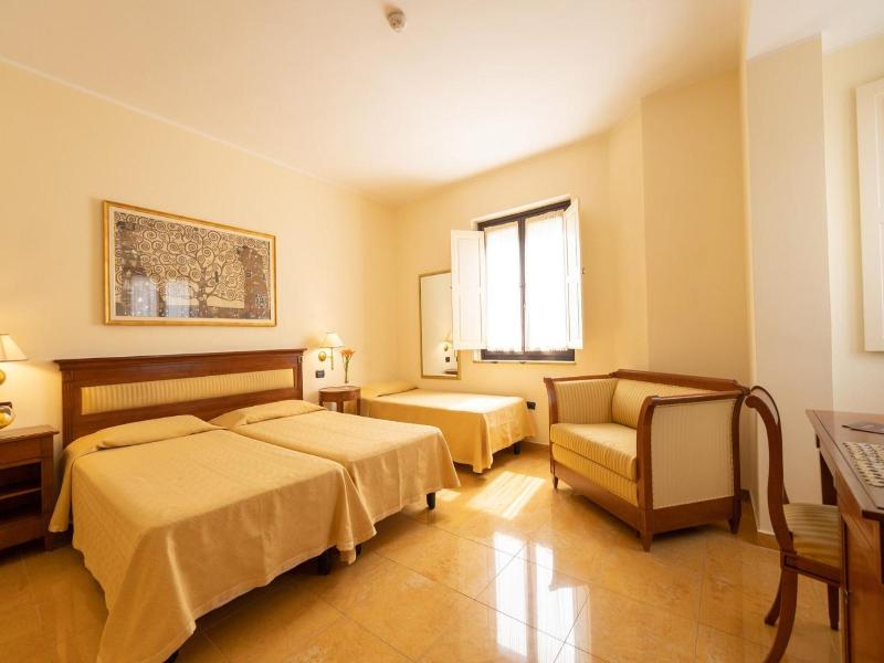 Hotel Ristorante Vecchia Vibo image