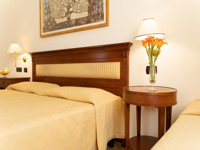 Hotel Ristorante Vecchia Vibo image