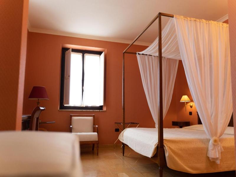 Hotel Ristorante Vecchia Vibo image