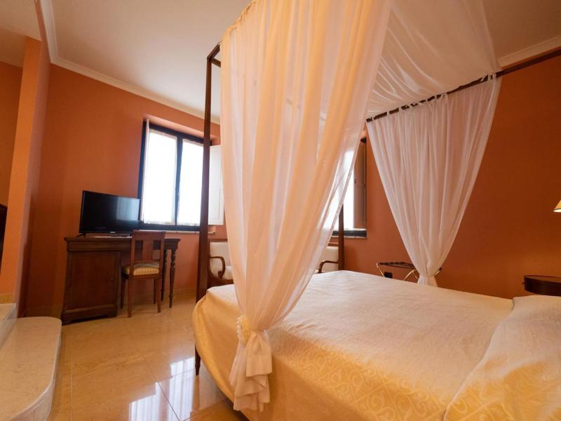 Hotel Ristorante Vecchia Vibo image