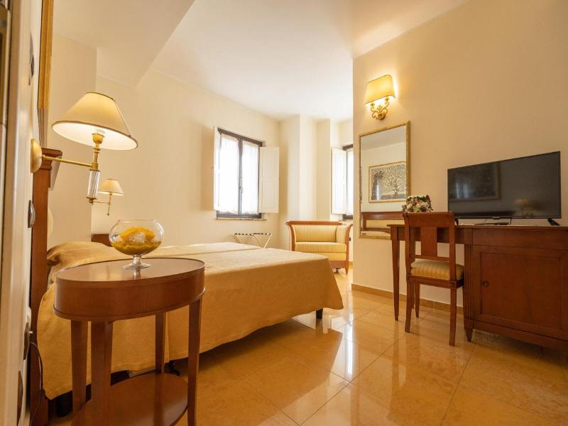 Hotel Ristorante Vecchia Vibo image