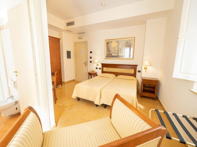 Hotel Ristorante Vecchia Vibo image