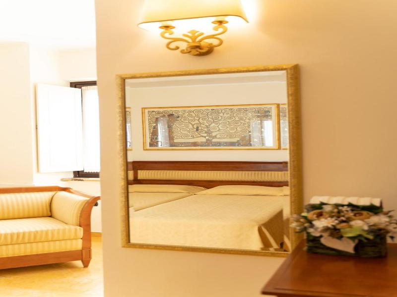 Hotel Ristorante Vecchia Vibo image
