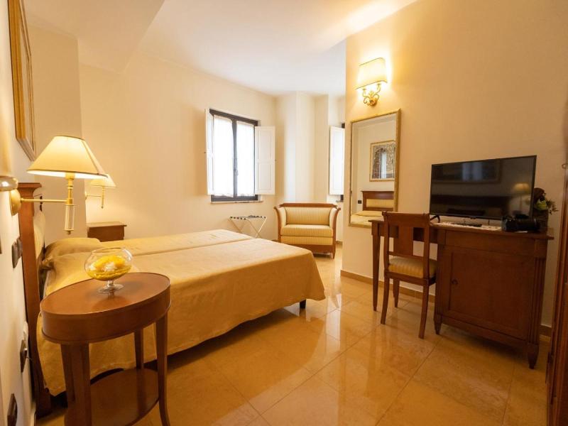 Hotel Ristorante Vecchia Vibo image
