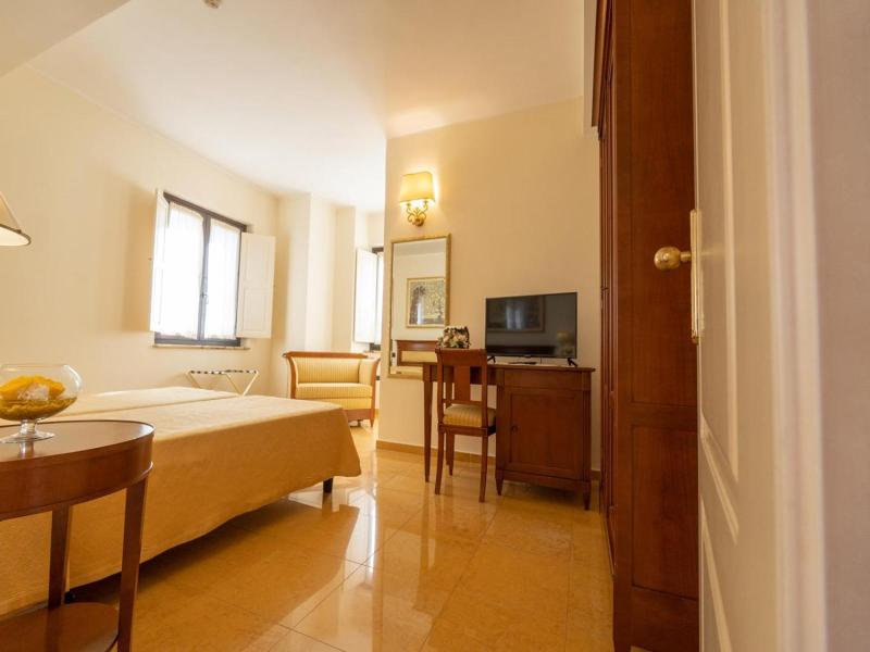 Hotel Ristorante Vecchia Vibo image