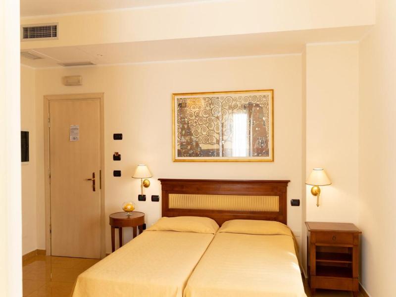 Hotel Ristorante Vecchia Vibo image