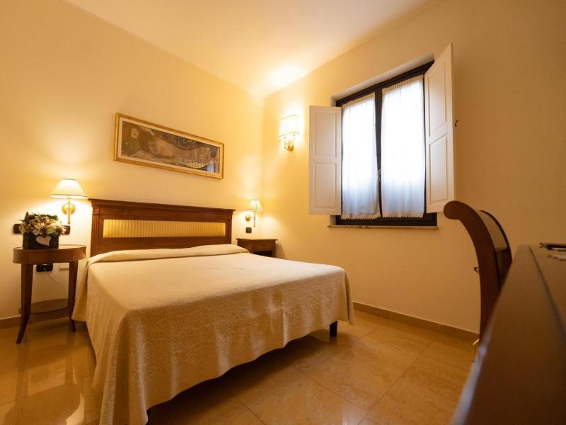 Hotel Ristorante Vecchia Vibo image