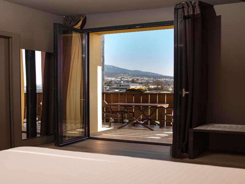 Garden Relais image